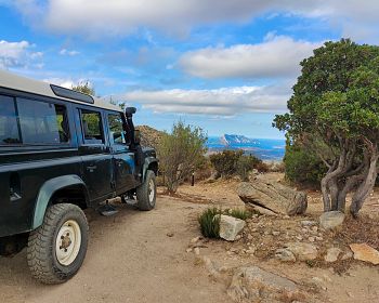 Tour di mezza giornata in Jeep con Trekking a Rio Pitrisconi a San Teodoro