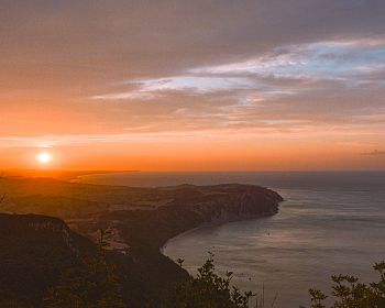 Trekking al tramonto sul Monte Conero con degustazione di vini