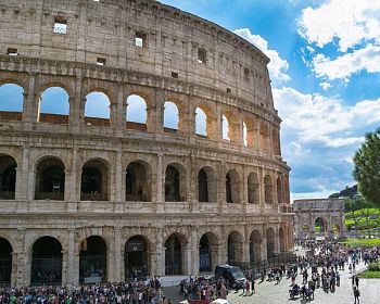 Tour con accesso prioritario: Tour guidato ufficiale del Colosseo | Ingresso incluso