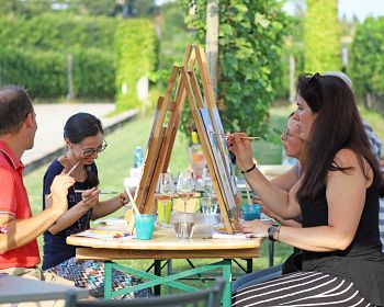 Art Experience with Food and Wine Tasting in the vineyards