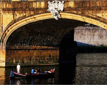 Florenz Bootsfahrt mit der Florentiner Gondel
