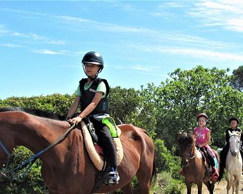 Reitausflug für Kinder in Sedini im Gebiet von Castelsardo