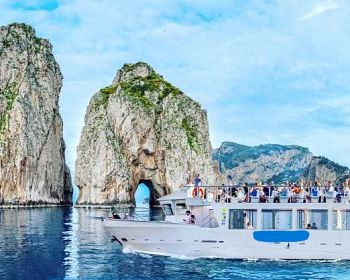 Giro dell'isola di Capri in barca: con sosta per il bagno