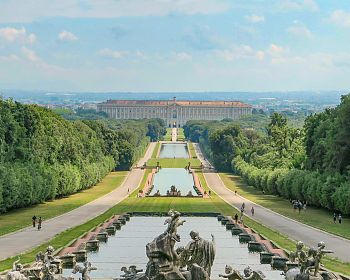 Kleingruppentour durch den Königspalast von Caserta mit lokalem Führer