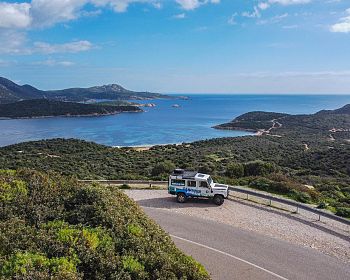 Tägliche Jeeptour von Cagliari nach Chia zwischen Stränden und Bergen