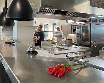 Lezione di cucina e pranzo con lo chef Angelo Lanaro a Pescara