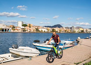 Noleggia una e-bike da Olbia e vivi la tua vacanza in Sardegna
