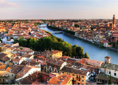 Ganztägige Tour zur Entdeckung von Verona, dem Gardasee und Sirmione ab Mailand