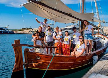 Tagesausflug mit einem Oldtimer-Segelschiff nach Asinara ab Stintino
