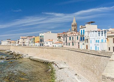 City tour in the historic center of Alghero