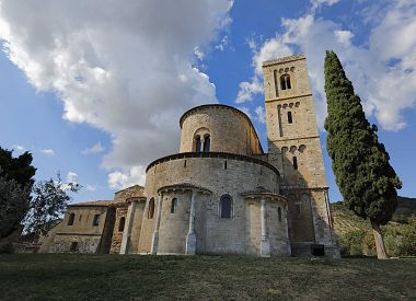 Land des Brunello: Pienza, Montalcino, Tempel des Brunello-Weins und Abtei Sant'Antimo mit Gourmet-Mittagessen und Weinverkostung