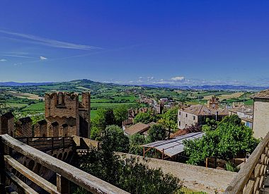 Gradara: complete guided tour in small groups