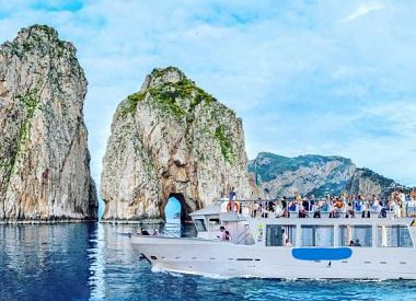 Capri island tour by boat: with stop for swimming