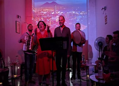 Neapel Folklore: Ein intimes Konzert mit traditioneller neapolitanischer Musik