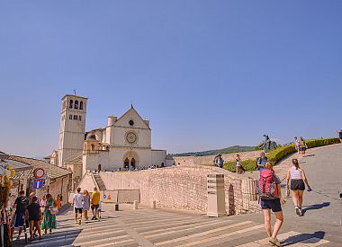 Heart of Umbria region: explore the mystic towns of Orvieto and Assisi