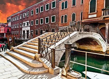 Legends & Ghosts Of Venice