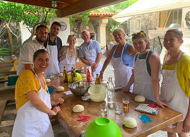 Small Group Ischia Pizza Making with Drink Included
