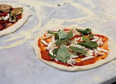 Machen Sie Ihre eigene Pizza in Rom - Pizzabacken mit einem lokalen Koch