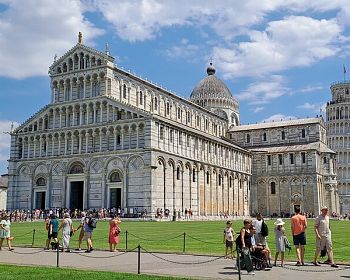 Besichtigung des Schiefen Turms von Pisa, des Doms, des Friedhofs und des Baptisteriums mit Führung